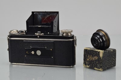 Lot 607 - An Ihagee Night Exakta Mod B SLR Camera