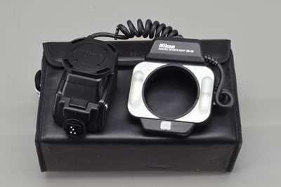 Lot 618 - A Nikon SB-29 Macro Speedlight Flash Unit