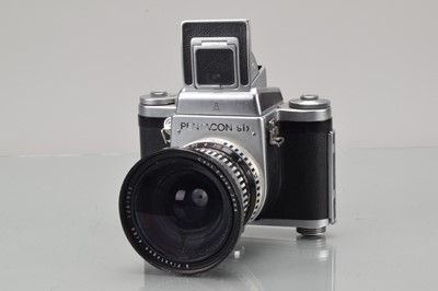 Lot 620 - A Pentacon Six Medium Format Camera