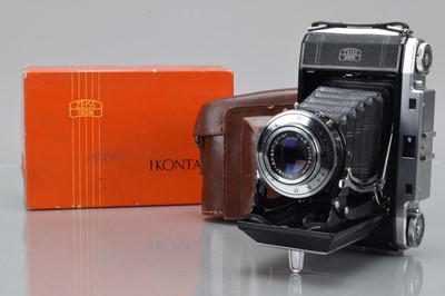 Lot 660 - A Zeiss Ikon Ikonta 524/2 Rangefinder Folding Camera