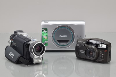 Lot 674 - A Camcorder and Compact Camera