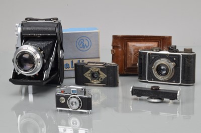 Lot 724 - Three Mid 20th Century Cameras