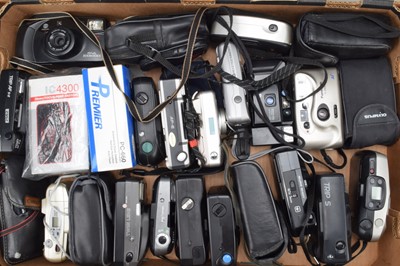 Lot 765 - A Tray of Compact Cameras