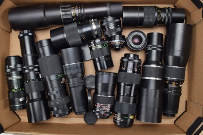 Lot 776 - A Tray of Prime Lenses