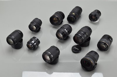 Lot 779 - A Group of AF Lenses