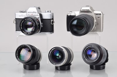 Lot 799 - A Group of Cameras