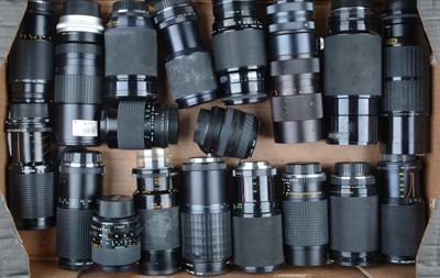 Lot 144 - A Tray of Zoom Lenses