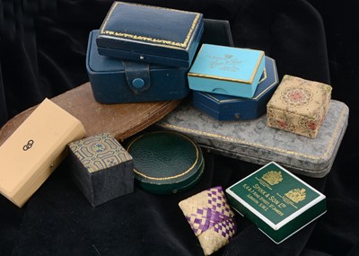 Lot 31 - A quantity of vintage jewellery boxes