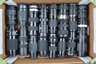 Lot 146 - A Tray of Zoom Lenses