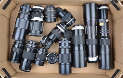 Lot 147 - A Tray of Prime Lenses