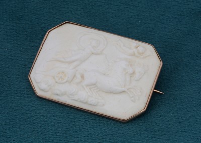 Lot 68 - An 18th Century carved marble Grand Tour rectangular brooch