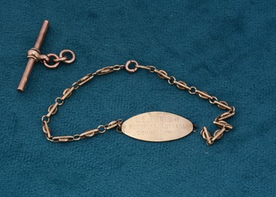 Lot 75 - A 9ct gold identity bracelet