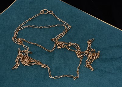 Lot 96 - A large oval link opera length chain