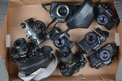 Lot 153 - A Tray of Praktica SLR Cameras