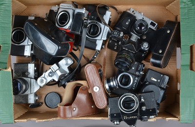 Lot 154 - A Tray of Eastern Bloc Cameras