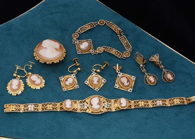 Lot 128 - A collection of shell carved cameo jewellery