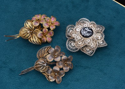 Lot 131 - Three filigree brooches