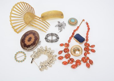 Lot 146 - A good collection of early 20th century costume jewels