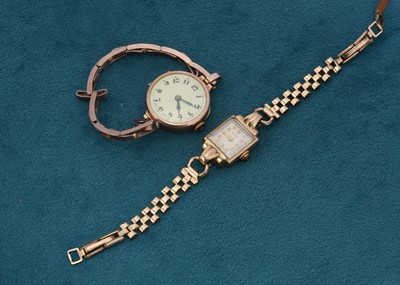 Lot 161 - A 9ct gold ladies watch