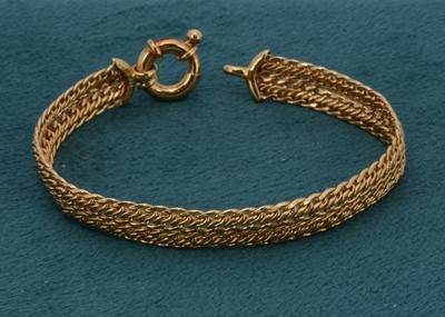 Lot 177 - A continental 14k marked flattened linked bracelet