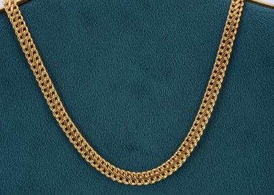 Lot 208 - A 9ct gold necklace