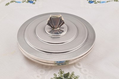 Lot 219 - A George V silver Art Deco powder bowl or table compact