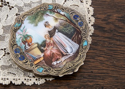 Lot 226 - An Italian silver and enamel compact