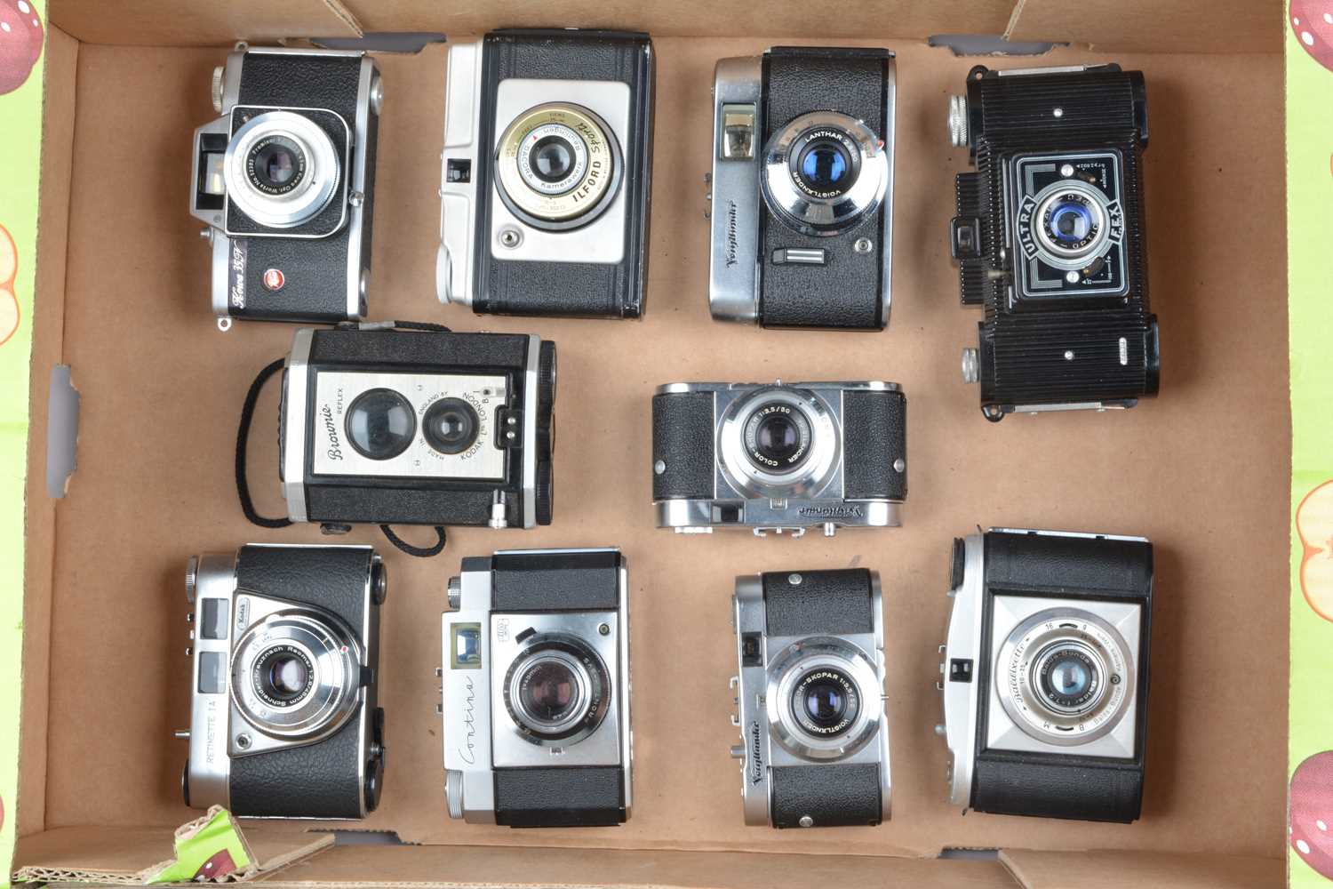 Lot 165 - A Tray of Viewfinder Cameras