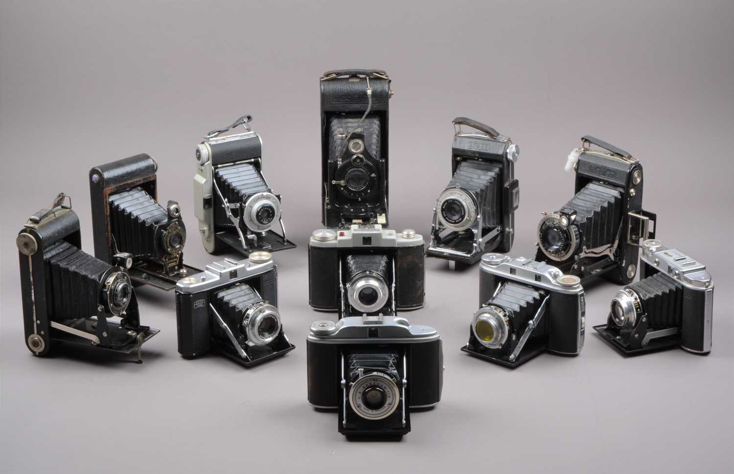 Lot 172 - A Tray of Folding Cameras