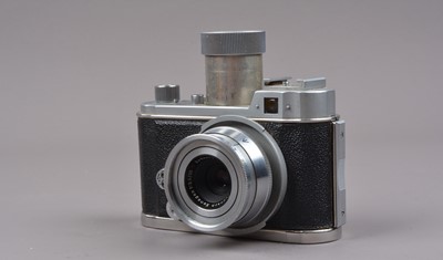 Lot 174 - A Military-Issue Robot Junior Camera