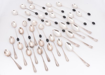 Lot 346 - Three sets of silver tea and coffee spoons