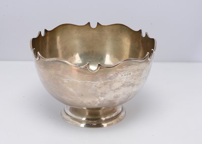 Lot 369 - A George V silver punch bowl