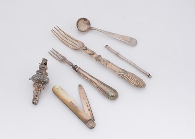 Lot 384 - Six Victorian and later small silver items