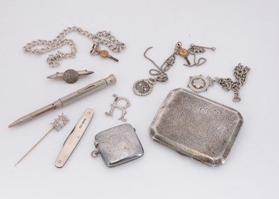 Lot 388 - A small collection of silver and silver plated items