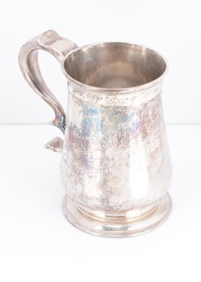 Lot 396 - A Georgian style tankard