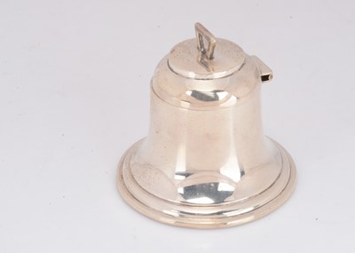 Lot 410 - An Edwardian silver novelty inkwell by A & Z