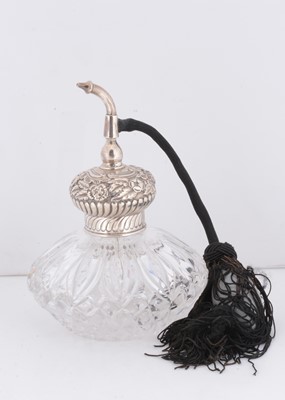 Lot 419 - A late Victorian cut glass and silver mounted perfume atomiser