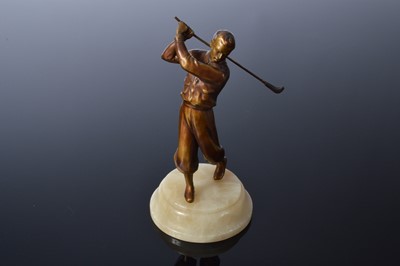 Lot 429 - An Art Deco gilt spelter figure of a golfer