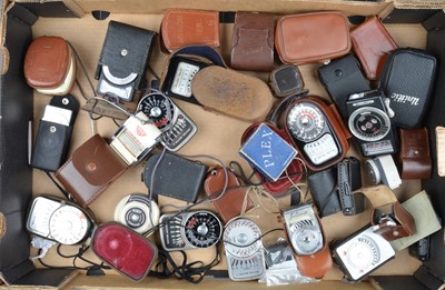 Lot 191 - A Tray of Light Meters