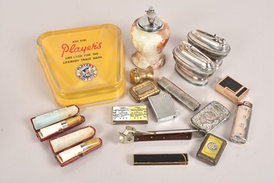 Lot 91 - A collection of Smoking Related items