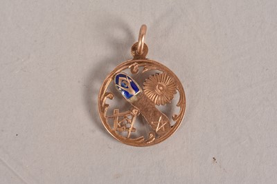 Lot 106 - A 9ct Gold and Enamel Masonic Pendant