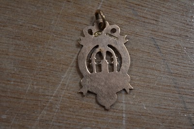 Lot 107 - A 9ct Gold Masonic Pendant