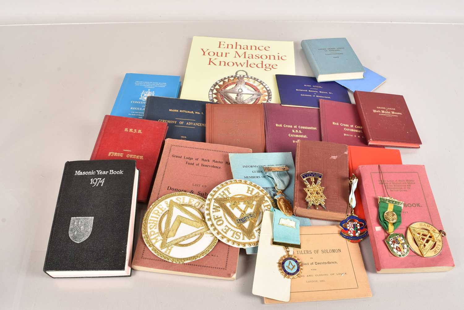 Lot 132 - A collection of Masonic items