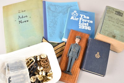 Lot 272 - An assortment of WWII and later items