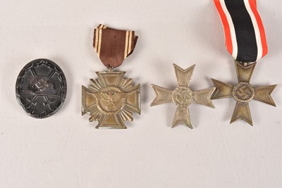 Lot 329 - A German Wound badge