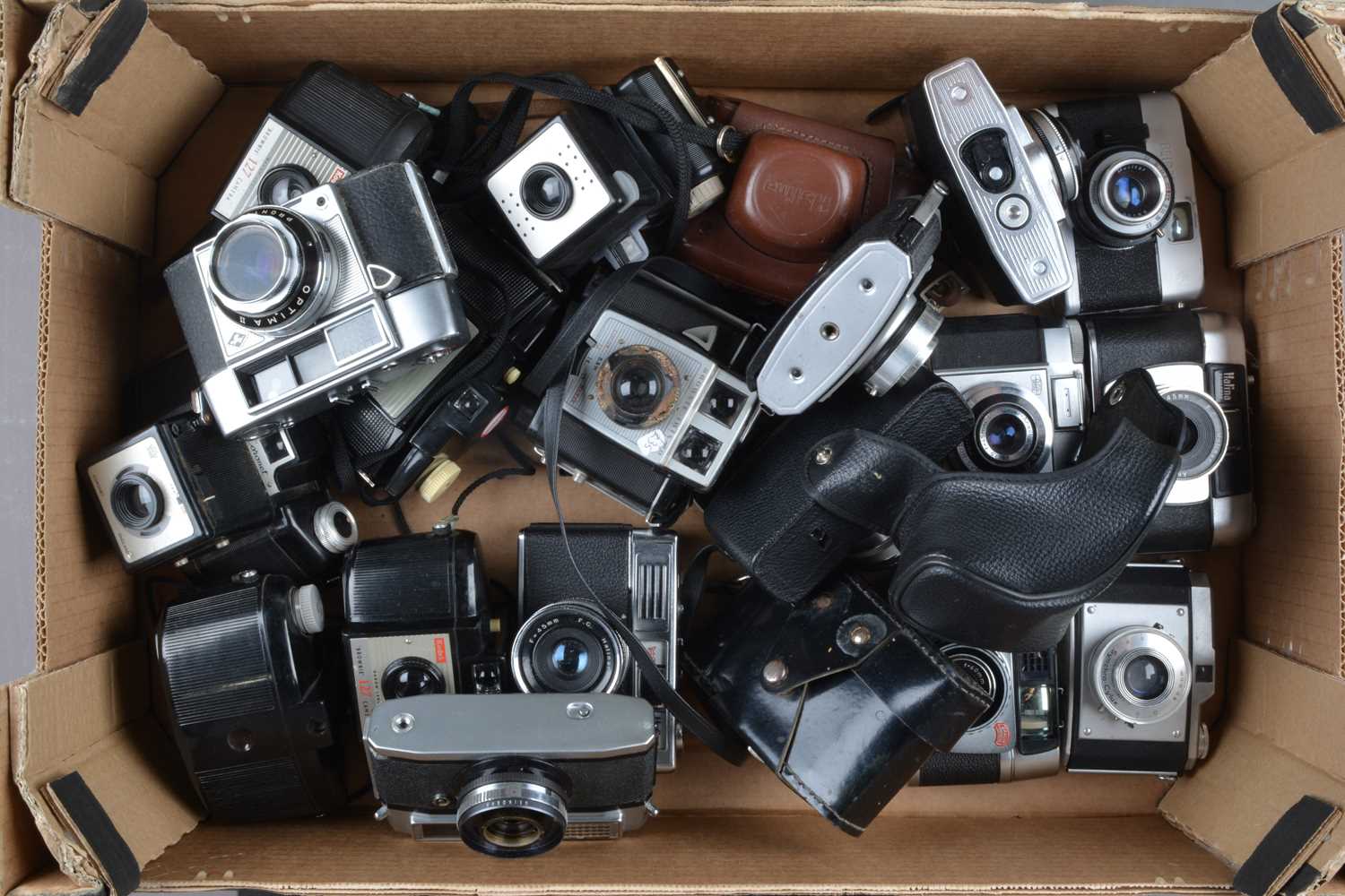 Lot 229 - A Tray of Viewfinder Cameras