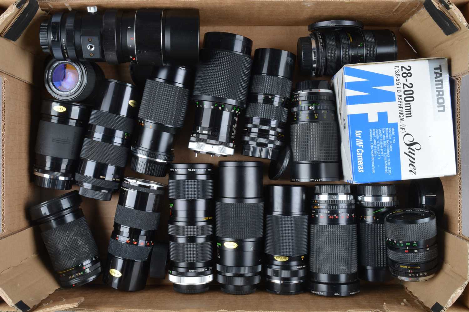 Lot 236 - A Tray of Zoom Lenses