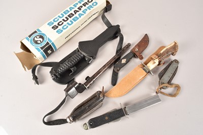 Lot 437 - A selection of various knives