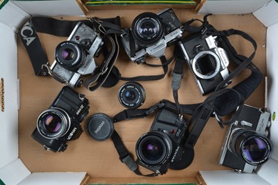 Lot 246 - A Tray of SLR Cameras