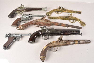 Lot 517 - A collection of decorative and wall hanger pistols